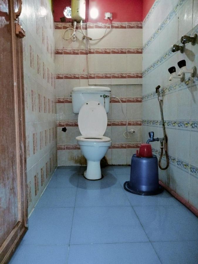 Aparna Guest House Malda Bagian luar foto